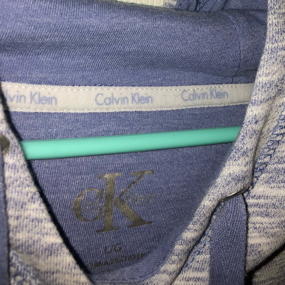 Calvin Klein pullover - Picture 2 of 2